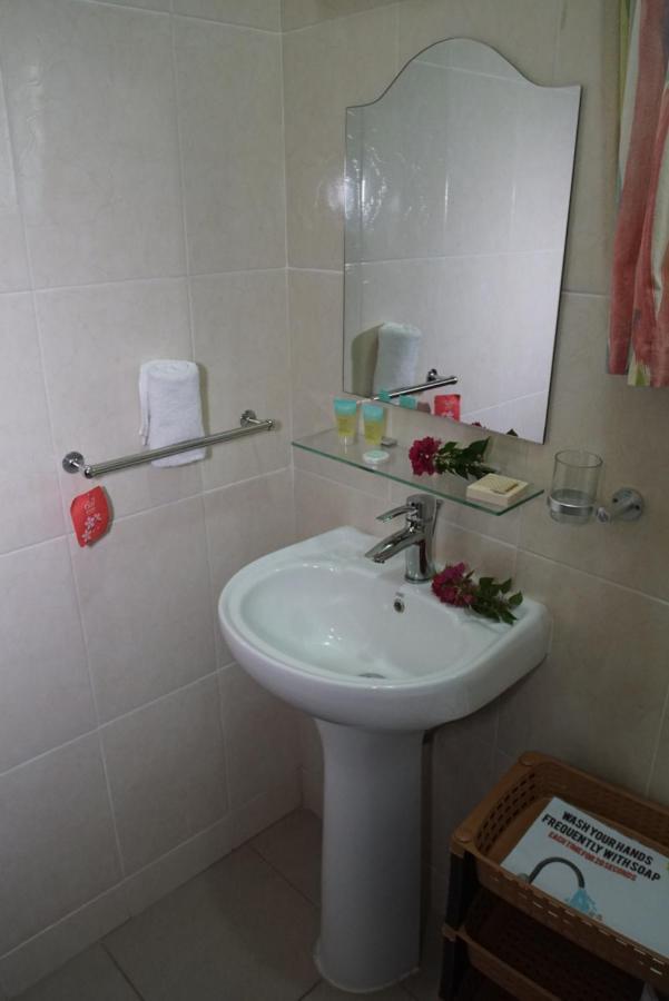 Zeph Self Catering Apartment Baie Lazare  Bagian luar foto