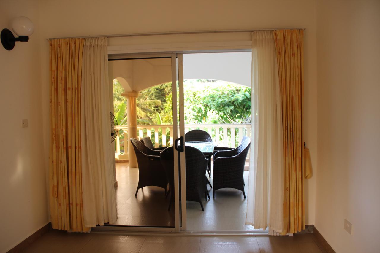 Zeph Self Catering Apartment Baie Lazare  Bagian luar foto